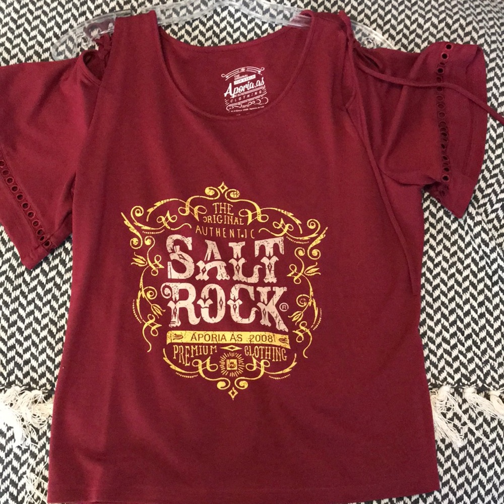 Cold shoulder top